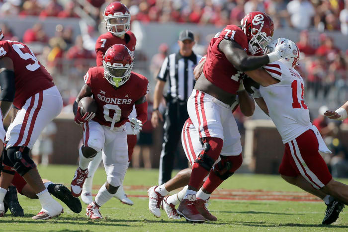 A crucial piece of the Oklahoma offensive line, Anton Harrison had special flashes in the 2021 season.